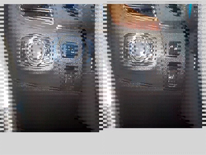 Used 2013 Ford Edge Limited image 18