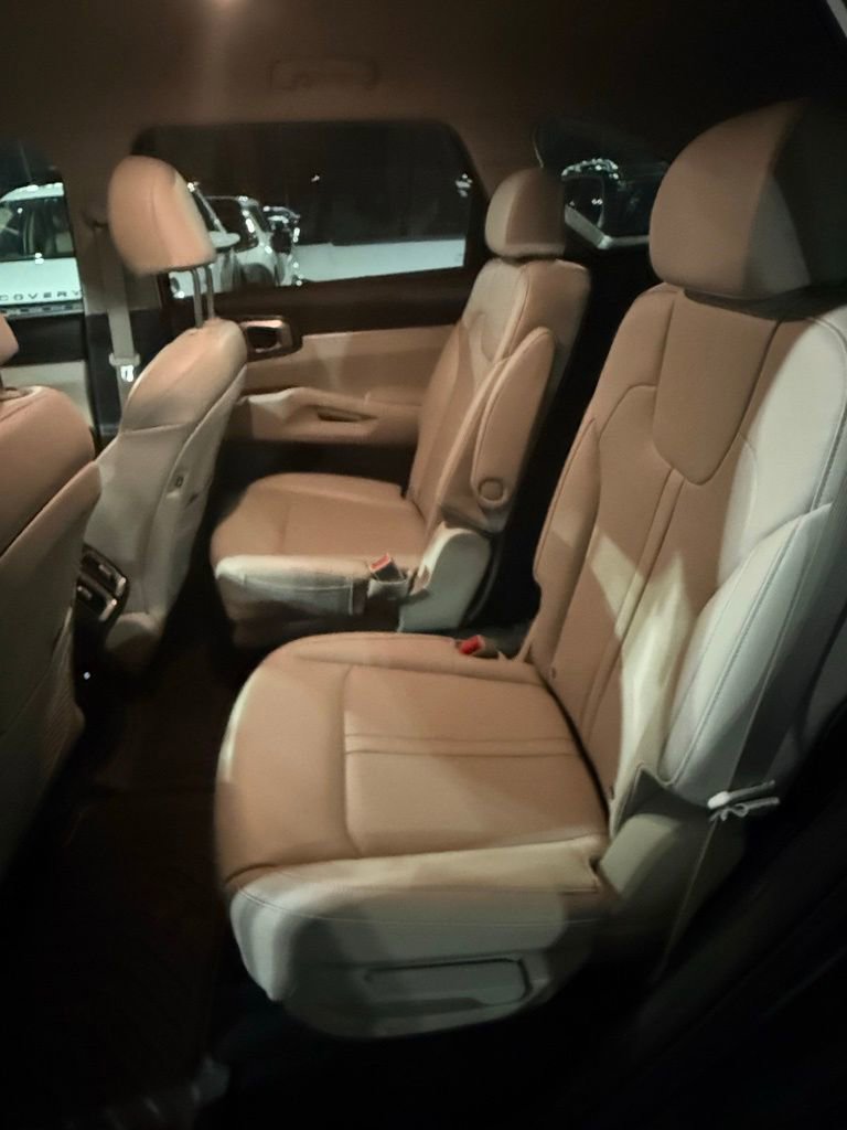 Certified 2024 Kia Sorento EX image 10