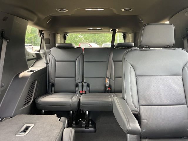 Used 2025 GMC Yukon Denali AWD/4WD image 40