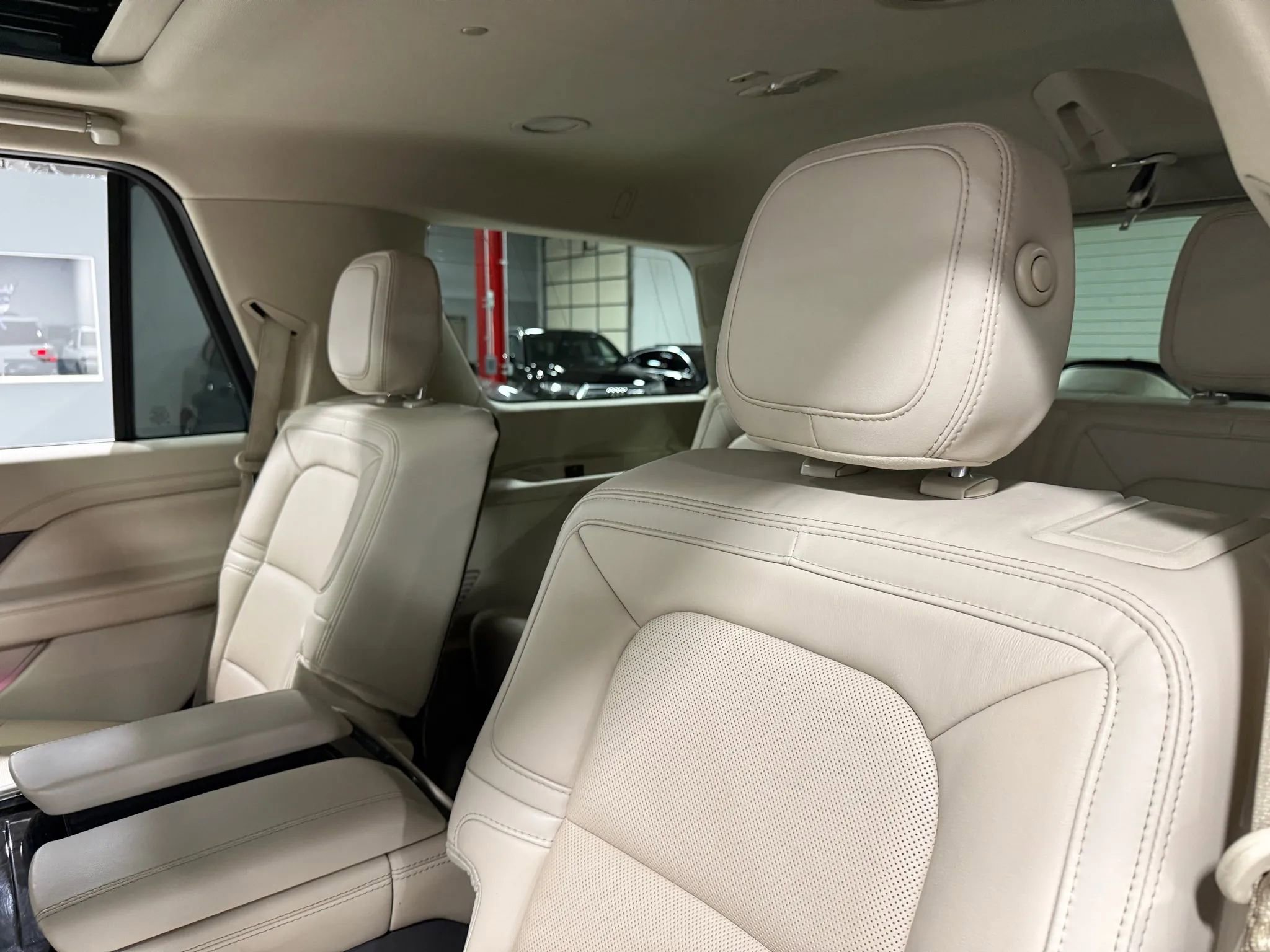Used 2020 Lincoln Navigator Reserve w/ Luxury Package image 76