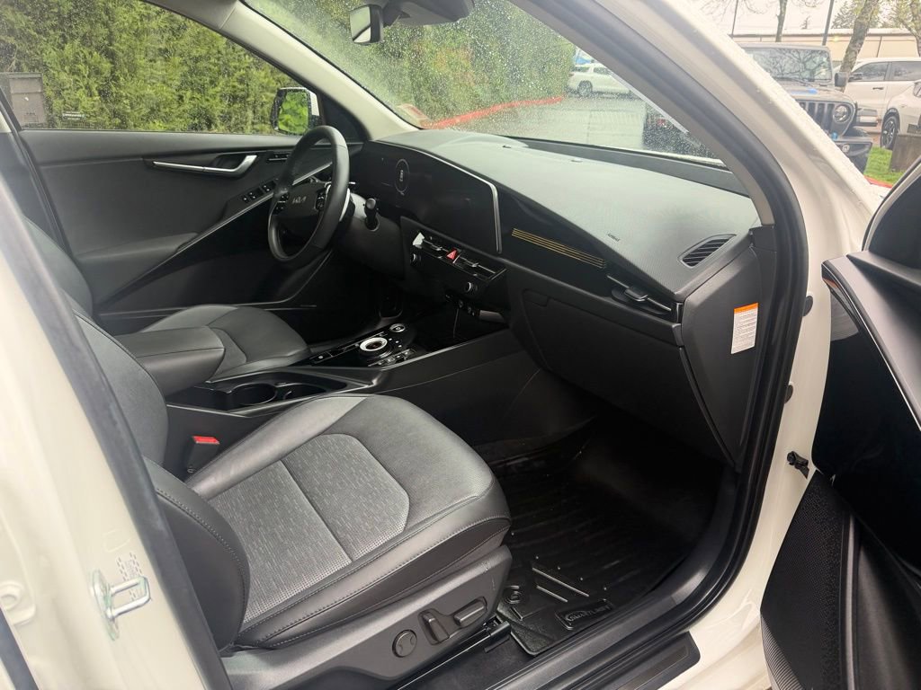 Used 2023 Kia Niro Wave w/ Wave Preserve Package FWD image 16