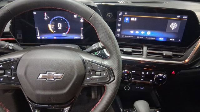 Used 2025 Chevrolet Trax RS w/ Driver Confidence Package FWD image 12