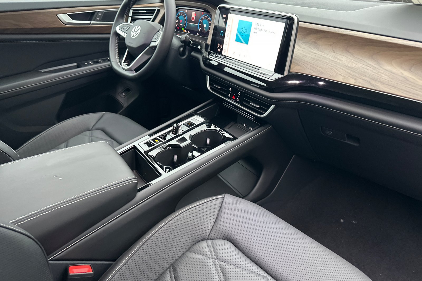 New 2026 Volkswagen Atlas SE FWD image 17