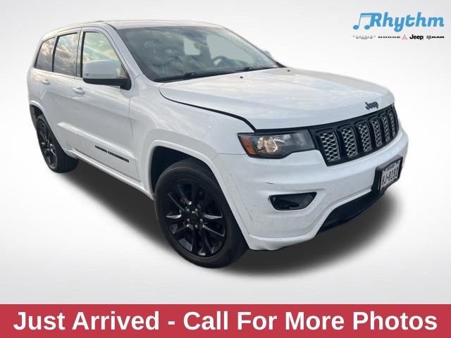 Used 2018 Jeep Grand Cherokee Altitude RWD image 1