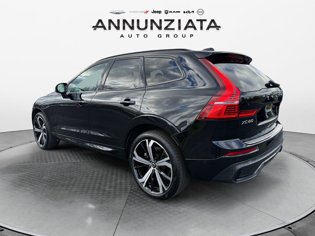 Used 2023 Volvo XC60 B6 Ultimate w/ Protection Package Premier image 3