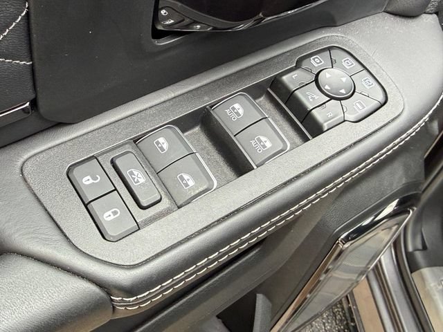 New 2025 RAM 2500 Limited AWD/4WD image 9