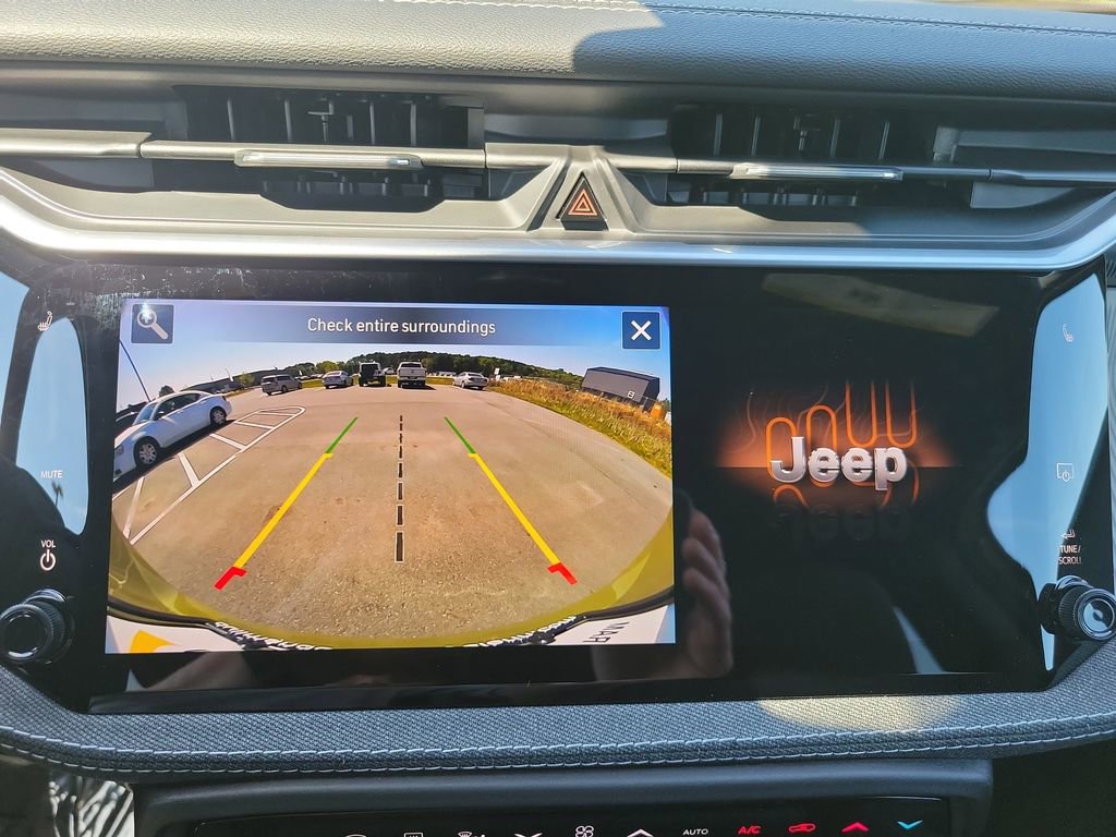 New 2026 Jeep Cherokee Laredo image 18