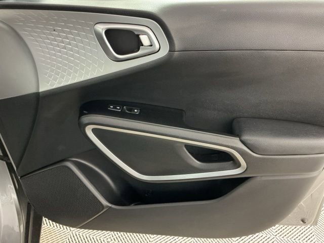 Used 2024 Kia Soul LX w/ Option Group 015 FWD image 5