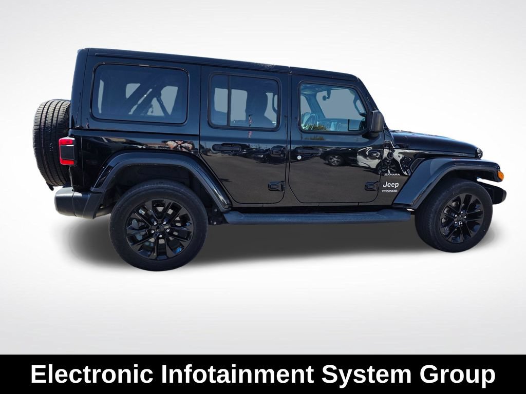 Used 2018 Jeep Wrangler Unlimited Sahara AWD/4WD image 9