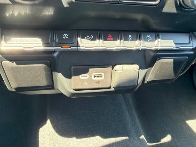 Used 2022 Chevrolet Silverado 1500 Custom Trail Boss w/ Safety Confidence Package AWD/4WD image 37