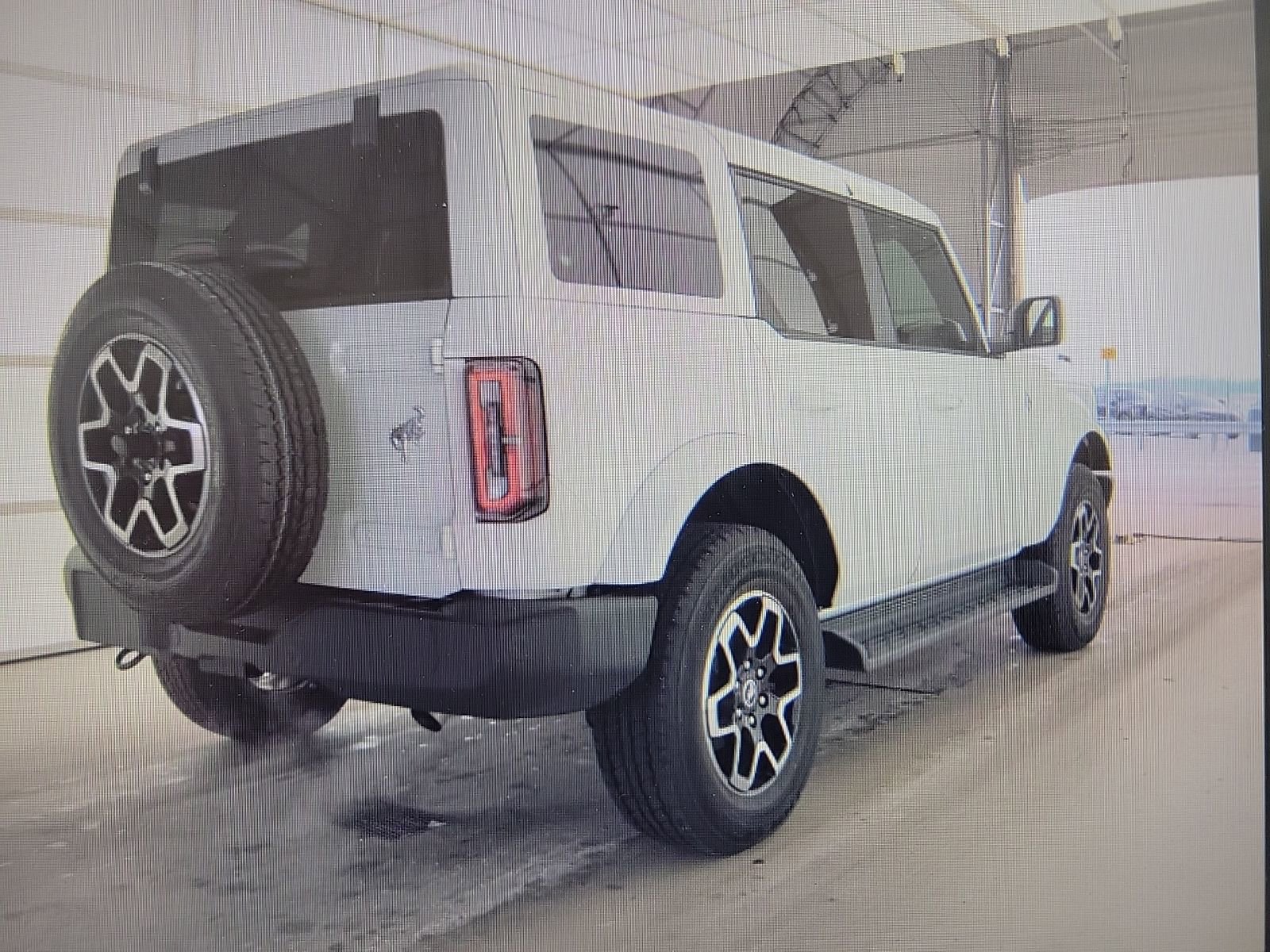 Used 2025 Ford Bronco Outer Banks image 2