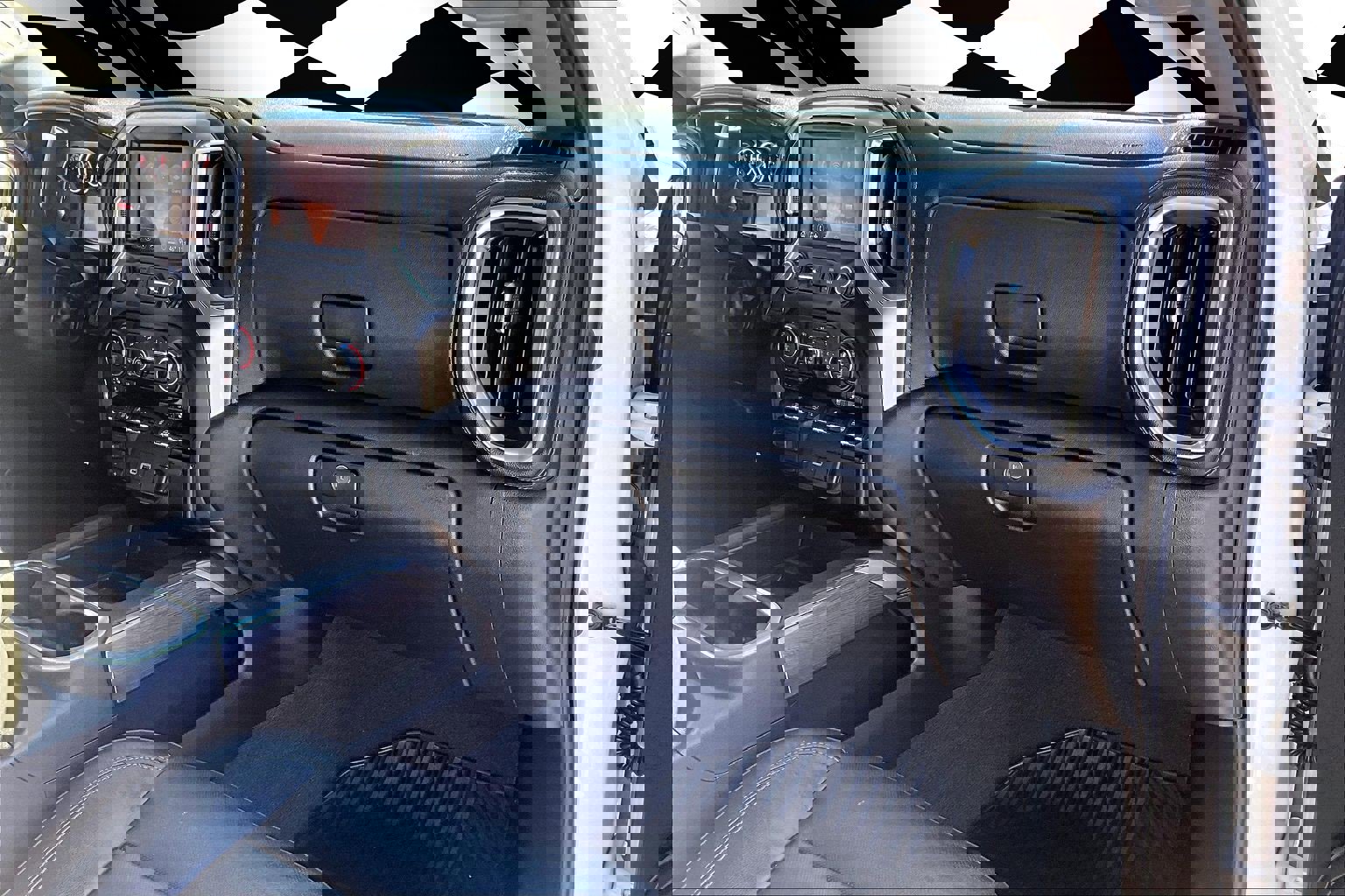 Used 2020 Chevrolet Silverado 2500 LTZ w/ LTZ Plus Package image 16