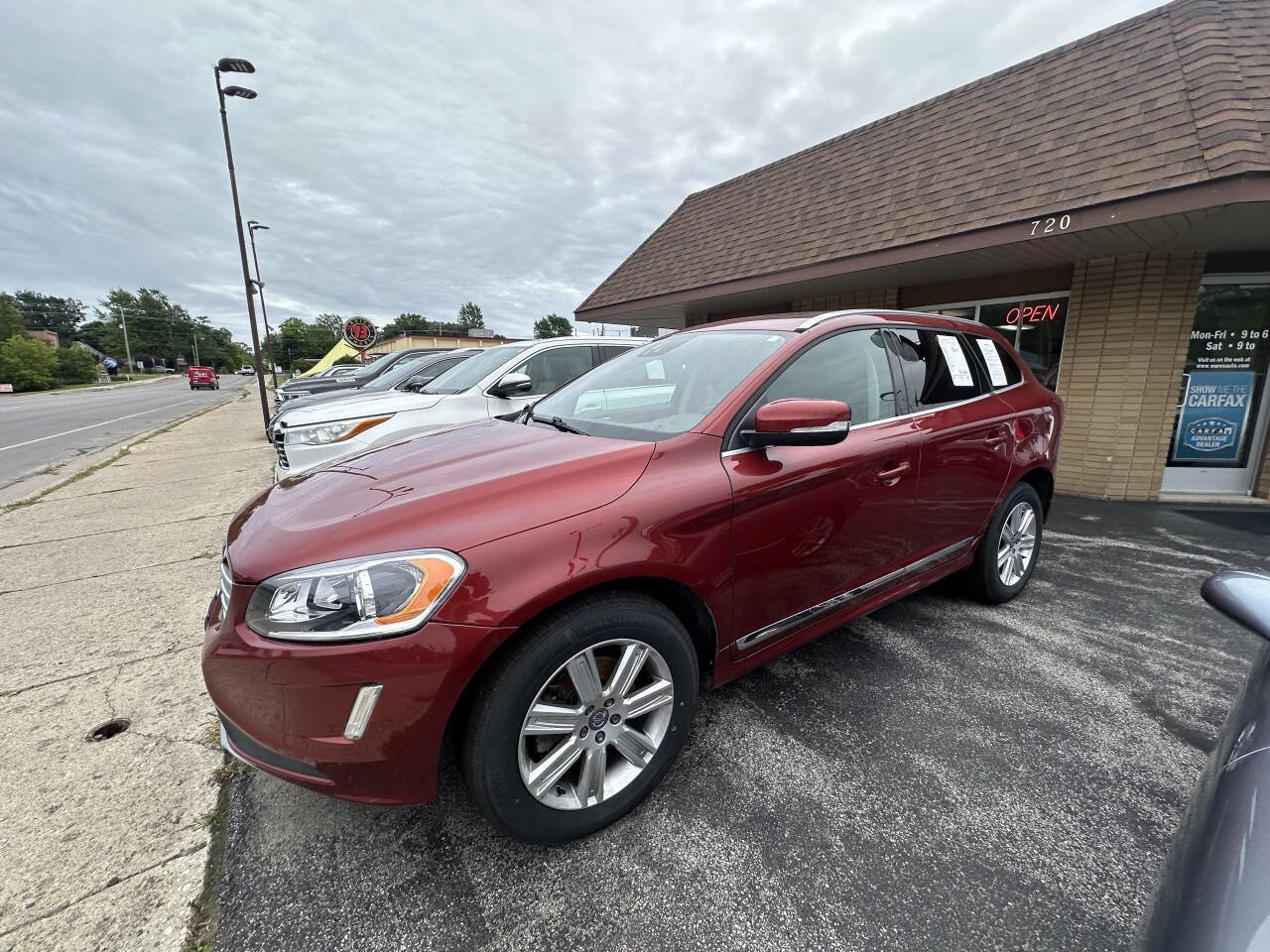 Used 2017 Volvo XC60 T5 Inscription w/ Advanced Package image 5