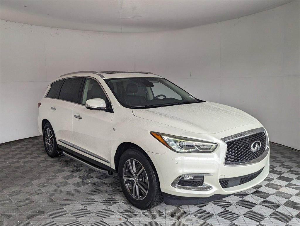 Used 2019 INFINITI QX60 Luxe w/ Essential Package image 2