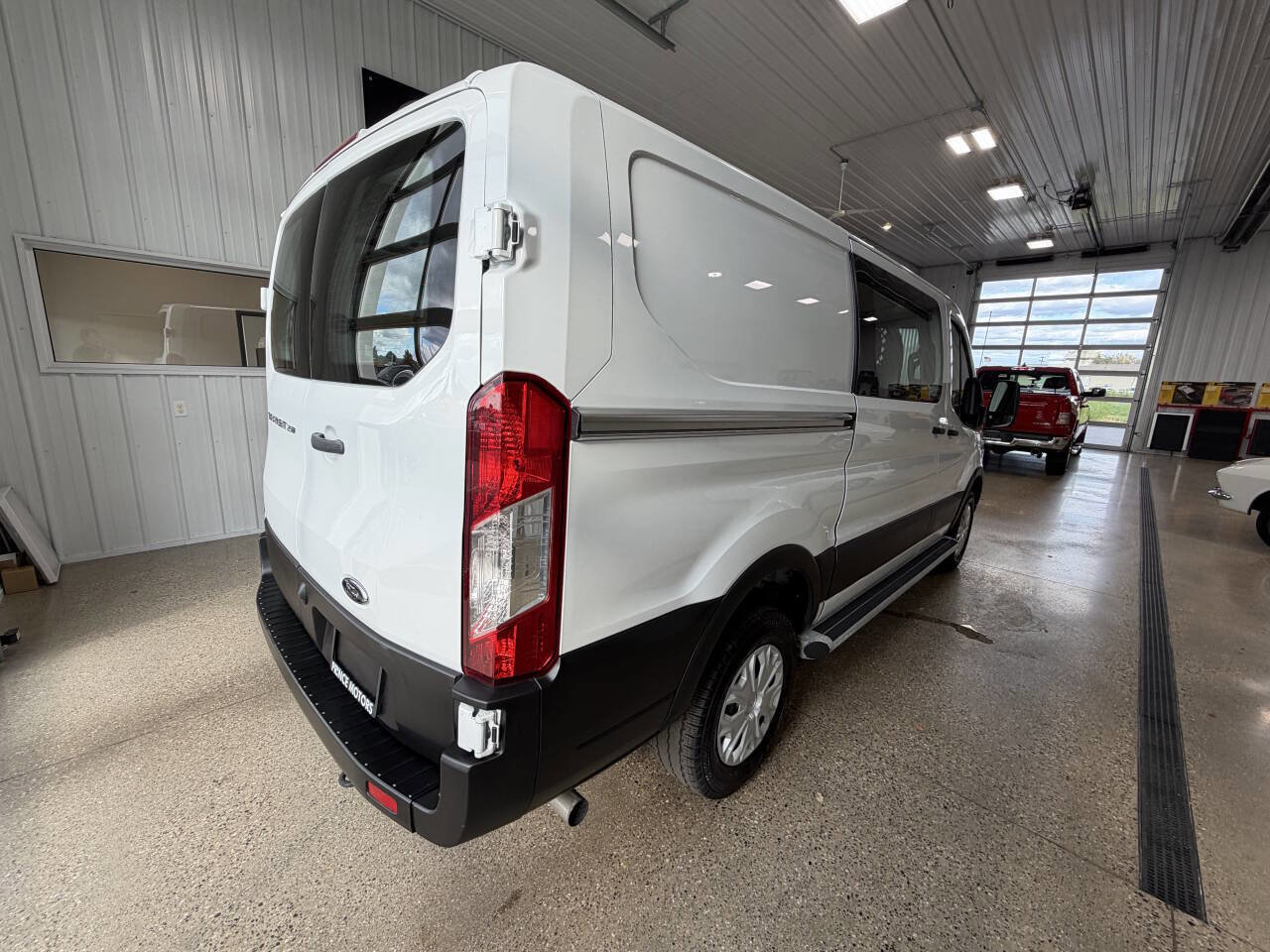 Used 2024 Ford Transit 250 Low Roof w/ Exterior Upgrade Package image 31