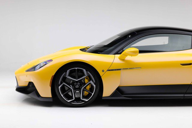 Used 2023 Maserati MC20 Coupe image 19