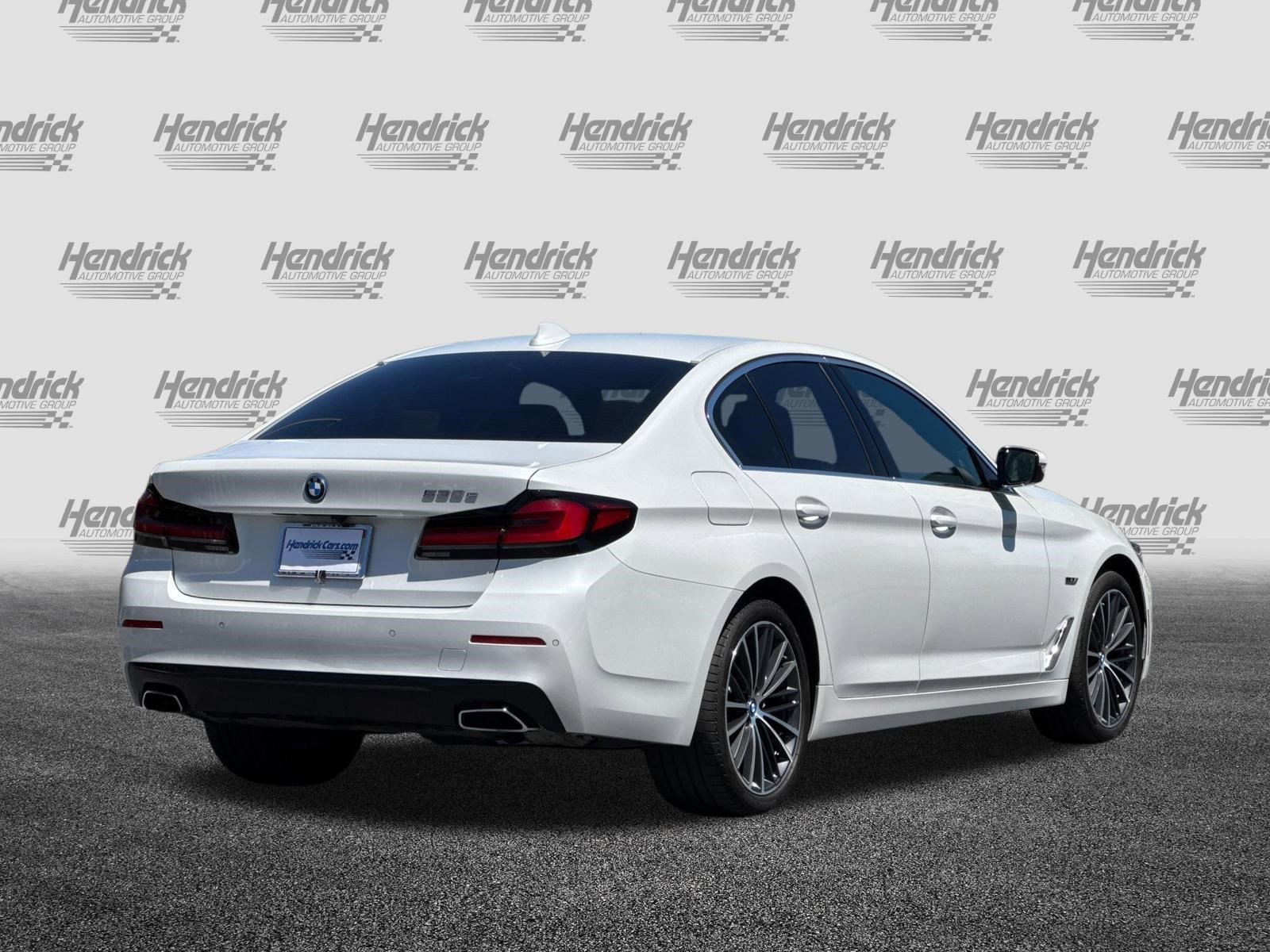 Used 2023 BMW 530e w/ Premium Package RWD image 5