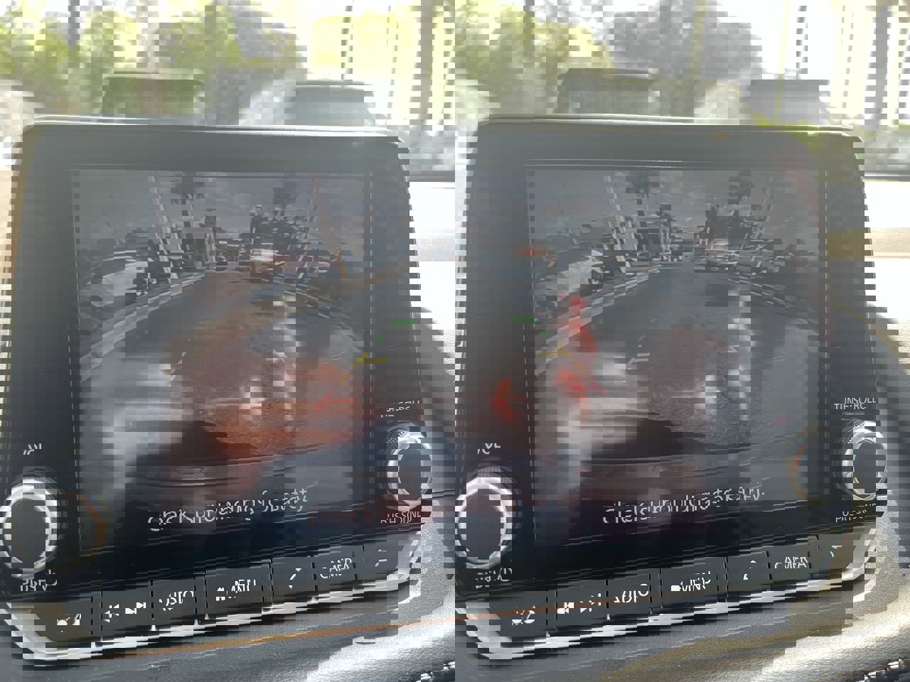 Used 2022 Nissan Rogue SV FWD image 25