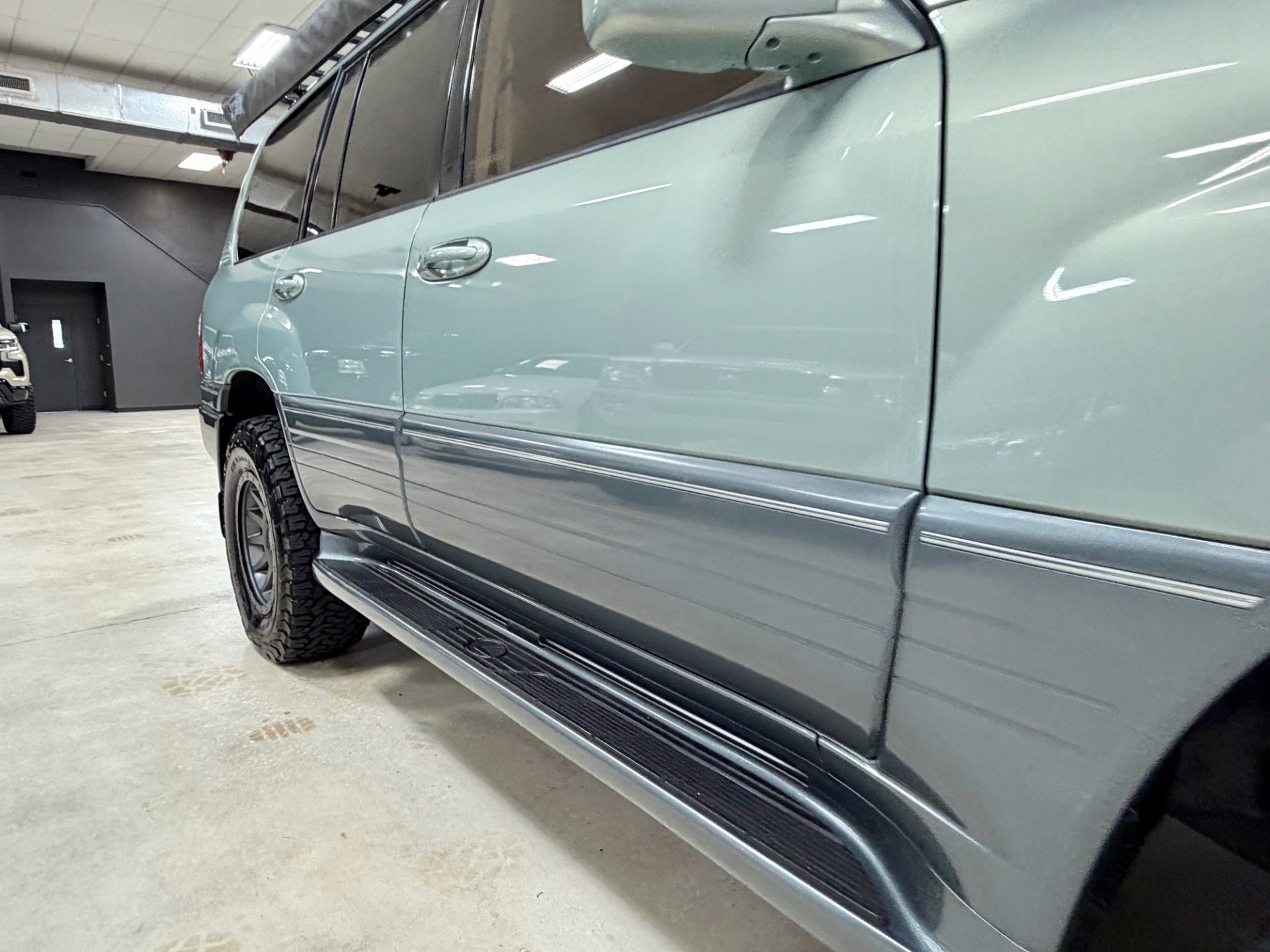 Used 2003 Lexus LX 470 4WD image 19