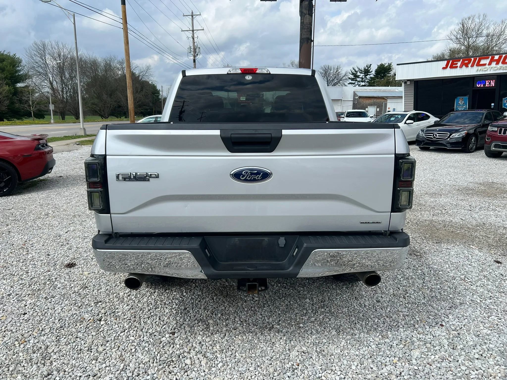 Used 2015 Ford F150 XLT image 8