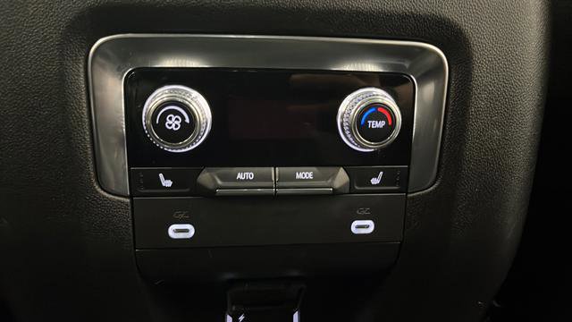 Used 2024 GMC Yukon XL Denali AWD/4WD image 37