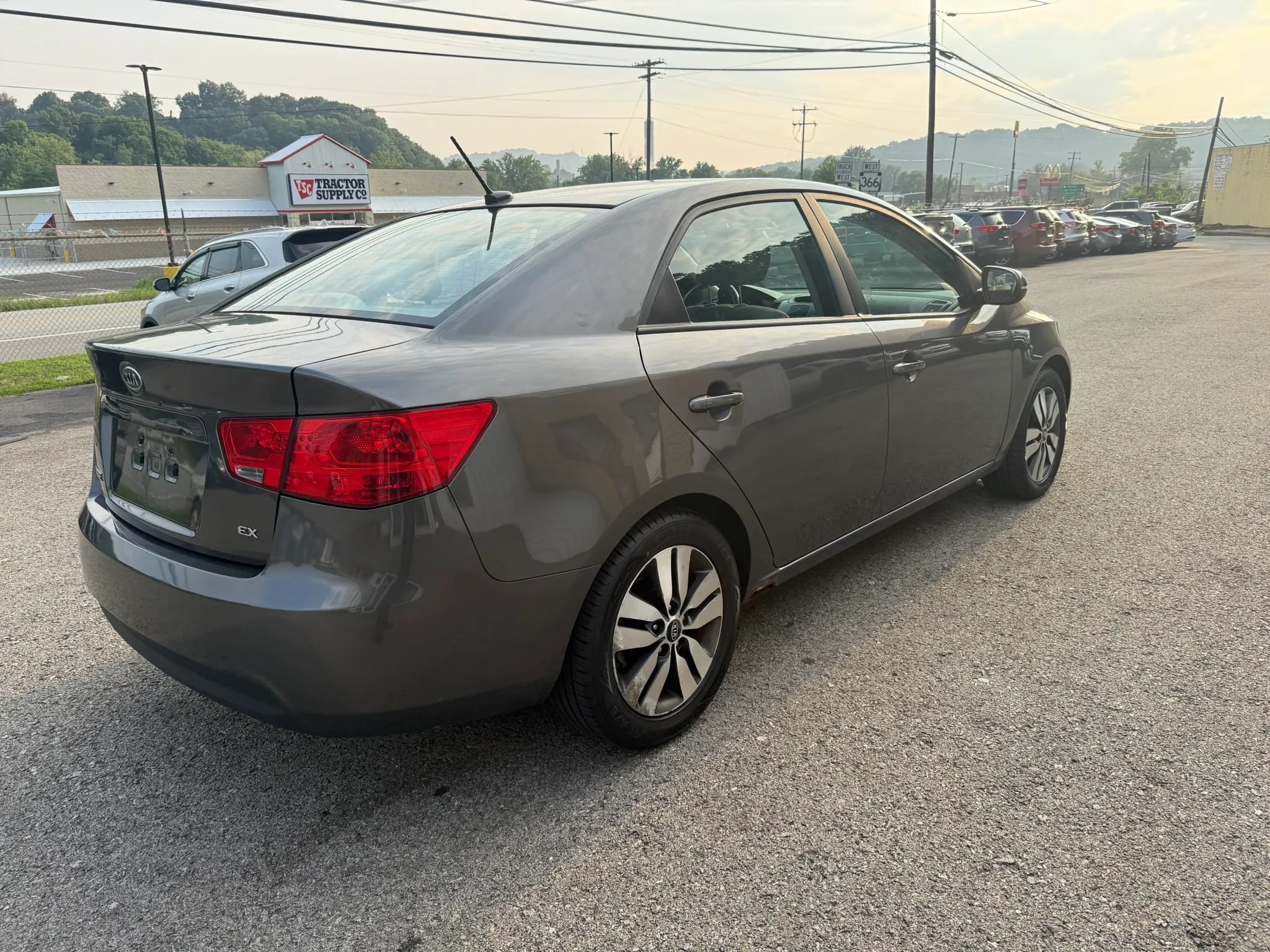Used 2013 Kia Forte EX w/ Premium Pkg FWD image 7