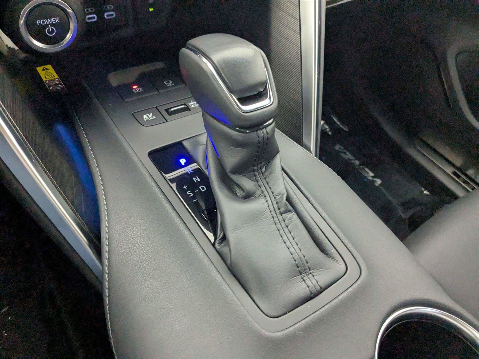 Certified 2024 Toyota Venza XLE AWD/4WD image 23
