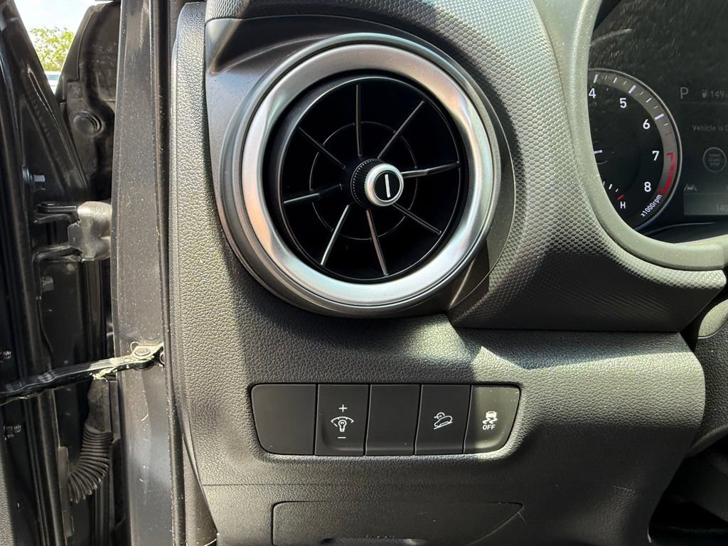 Used 2022 Hyundai Kona SEL FWD image 12