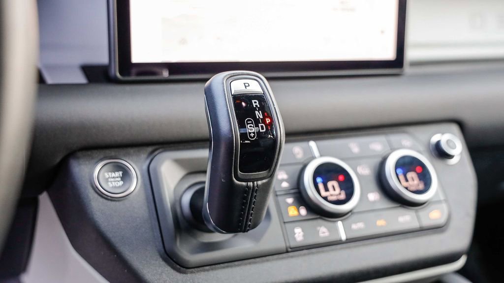 Used 2024 Land Rover Defender 110 S image 24