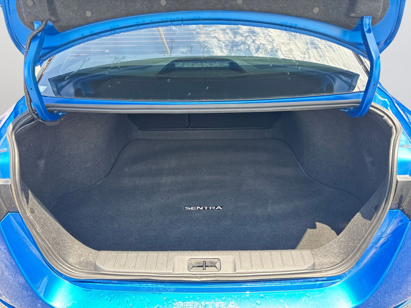 Certified 2025 Nissan Sentra SR FWD image 30
