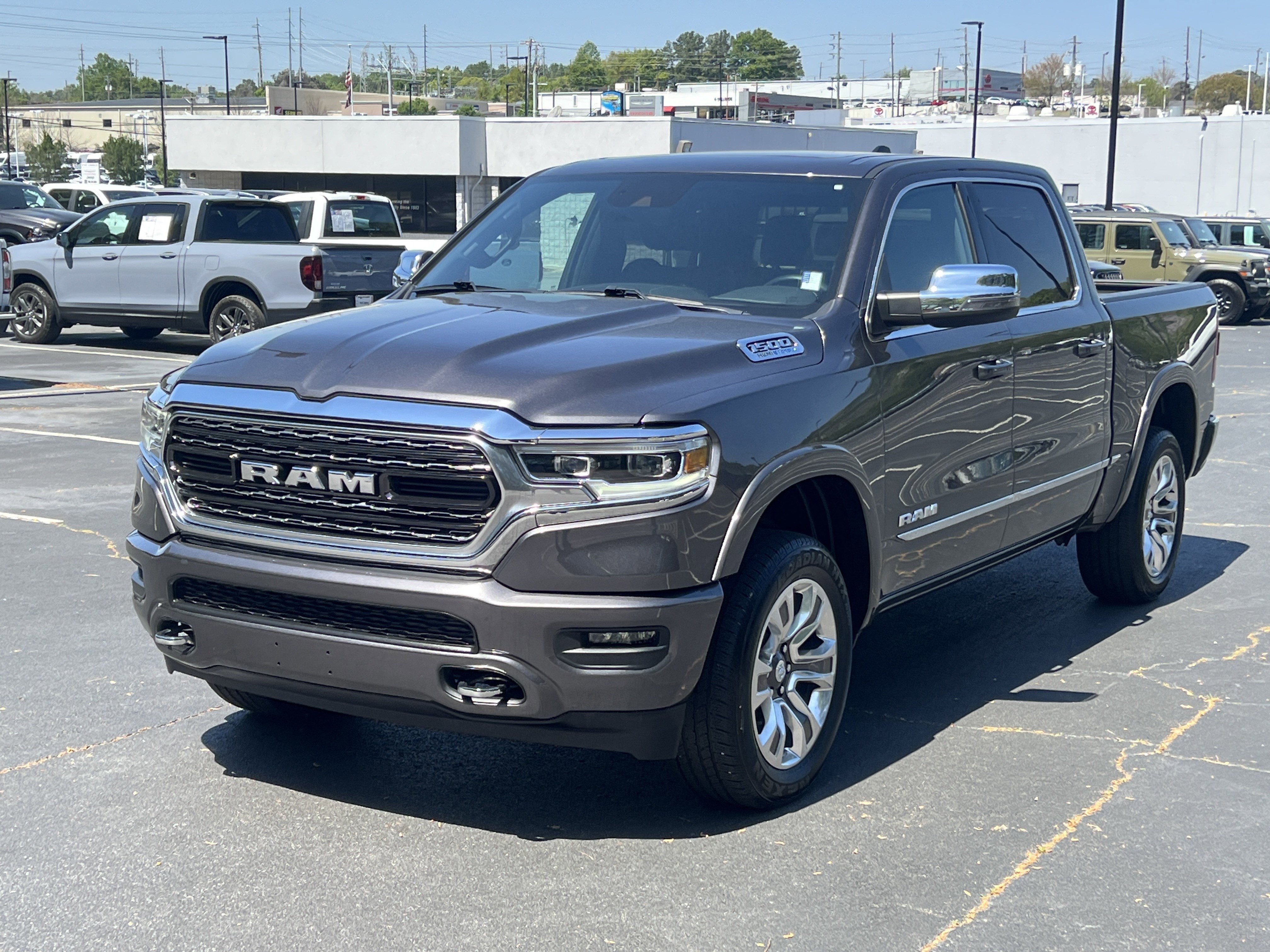 Used 2024 RAM 1500 Limited w/ Body Color Bumper Group AWD/4WD image 3
