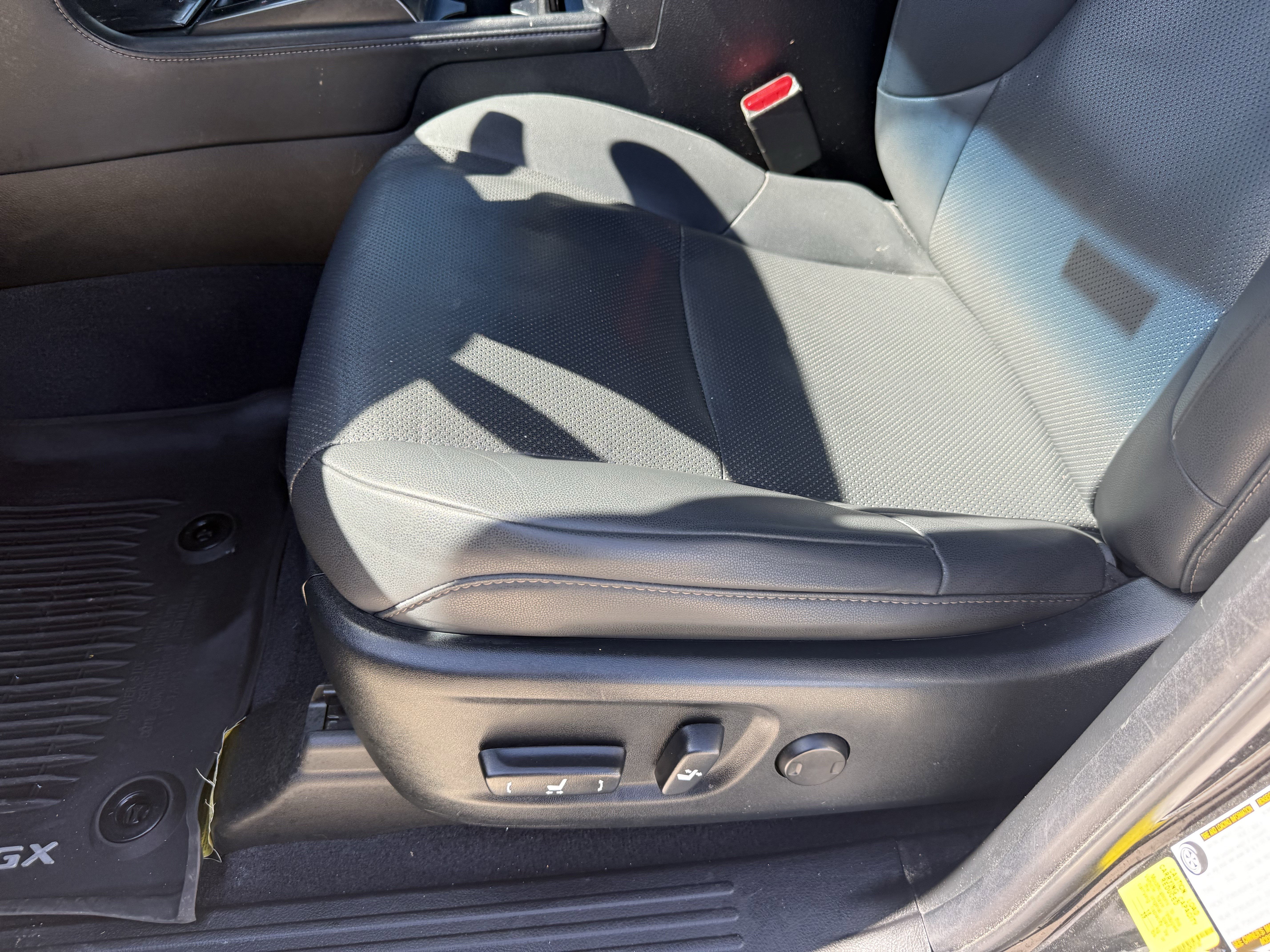 Used 2023 Lexus GX 460 Premium w/ Premium Plus Package image 29