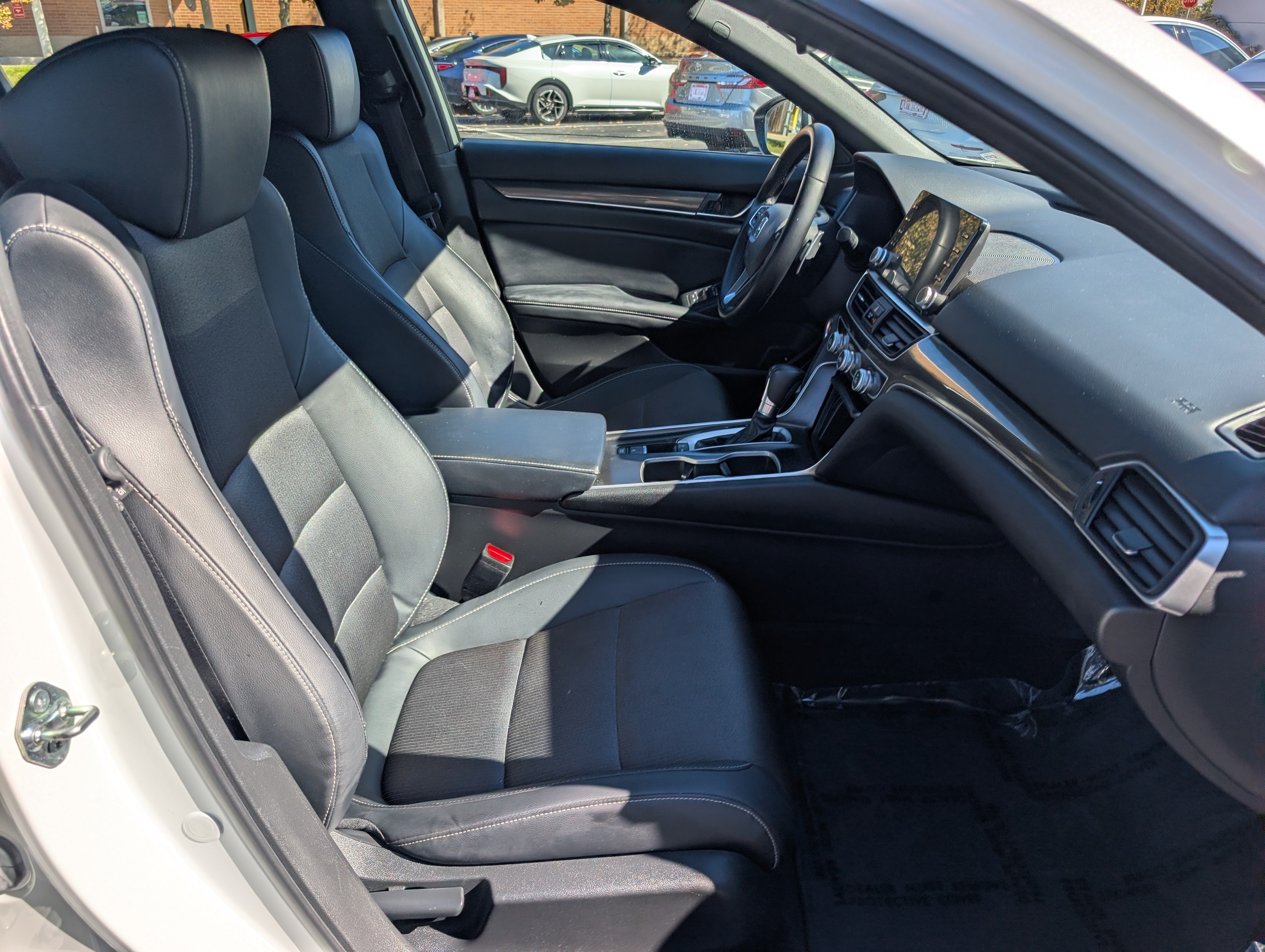 Used 2018 Honda Accord Sport image 12