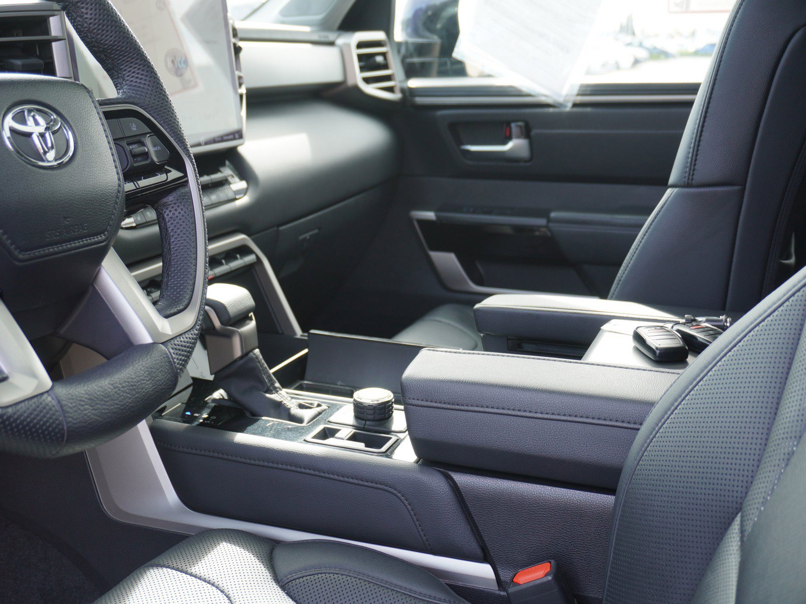 Used 2024 Toyota Sequoia Limited image 27