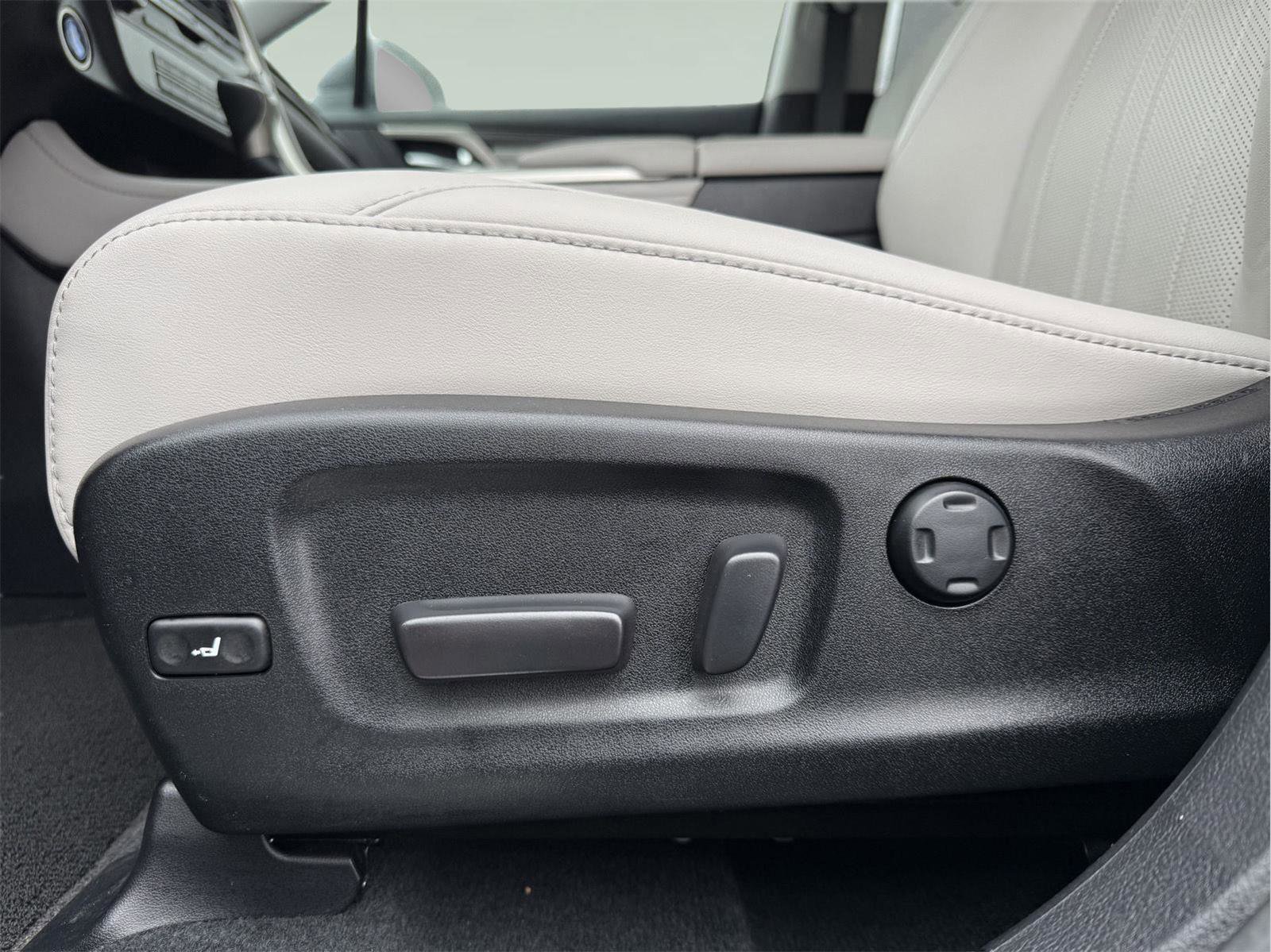 Used 2021 Lexus RX 450h AWD w/ Luxury Package image 8