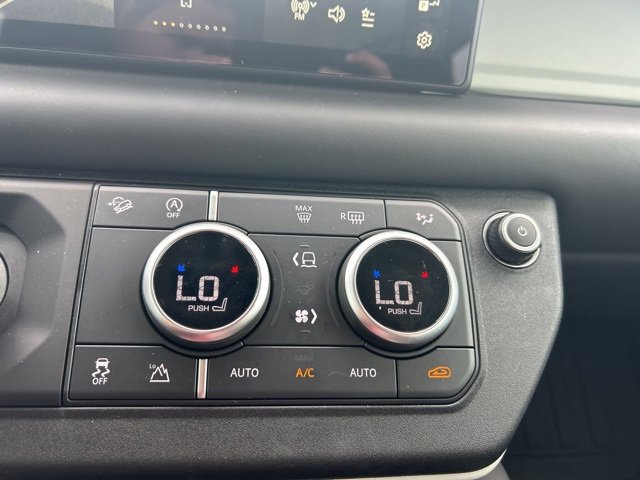 Used 2024 Land Rover Defender 110 S image 27