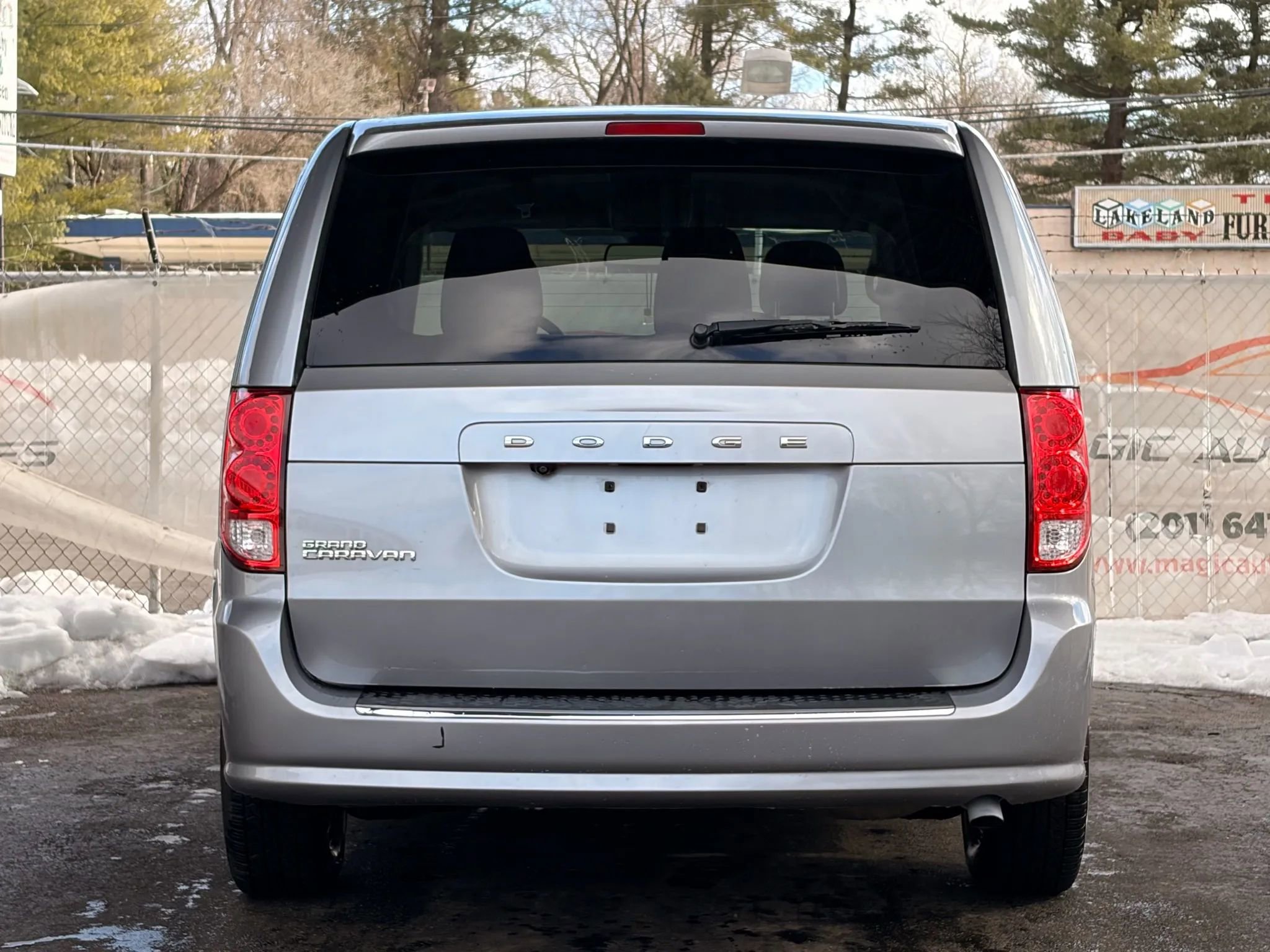 Used 2019 Dodge Grand Caravan SE image 9
