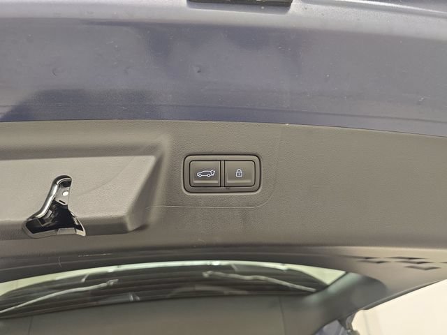 Used 2025 Hyundai Santa Fe SEL FWD image 16
