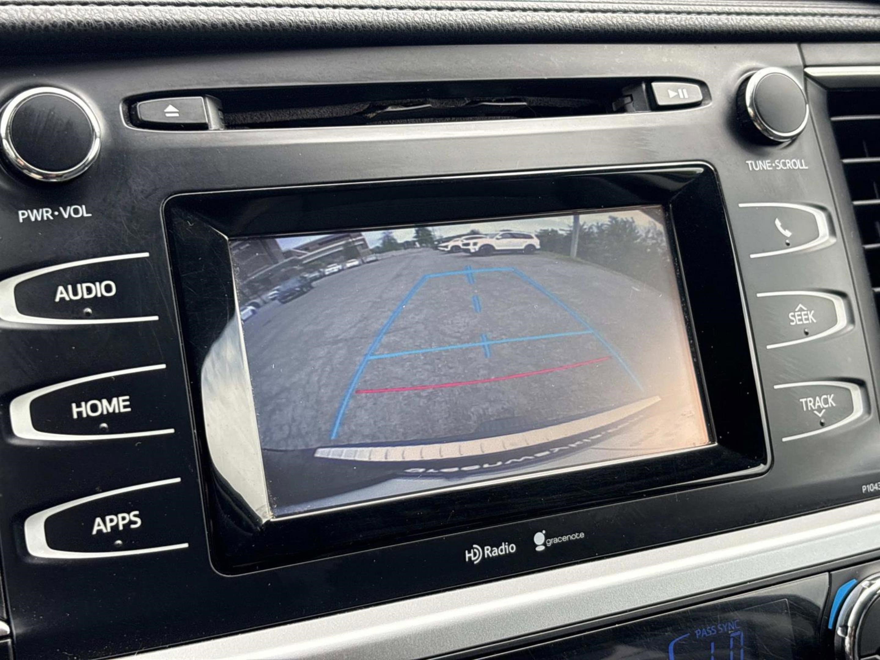 Used 2014 Toyota Highlander LE image 26