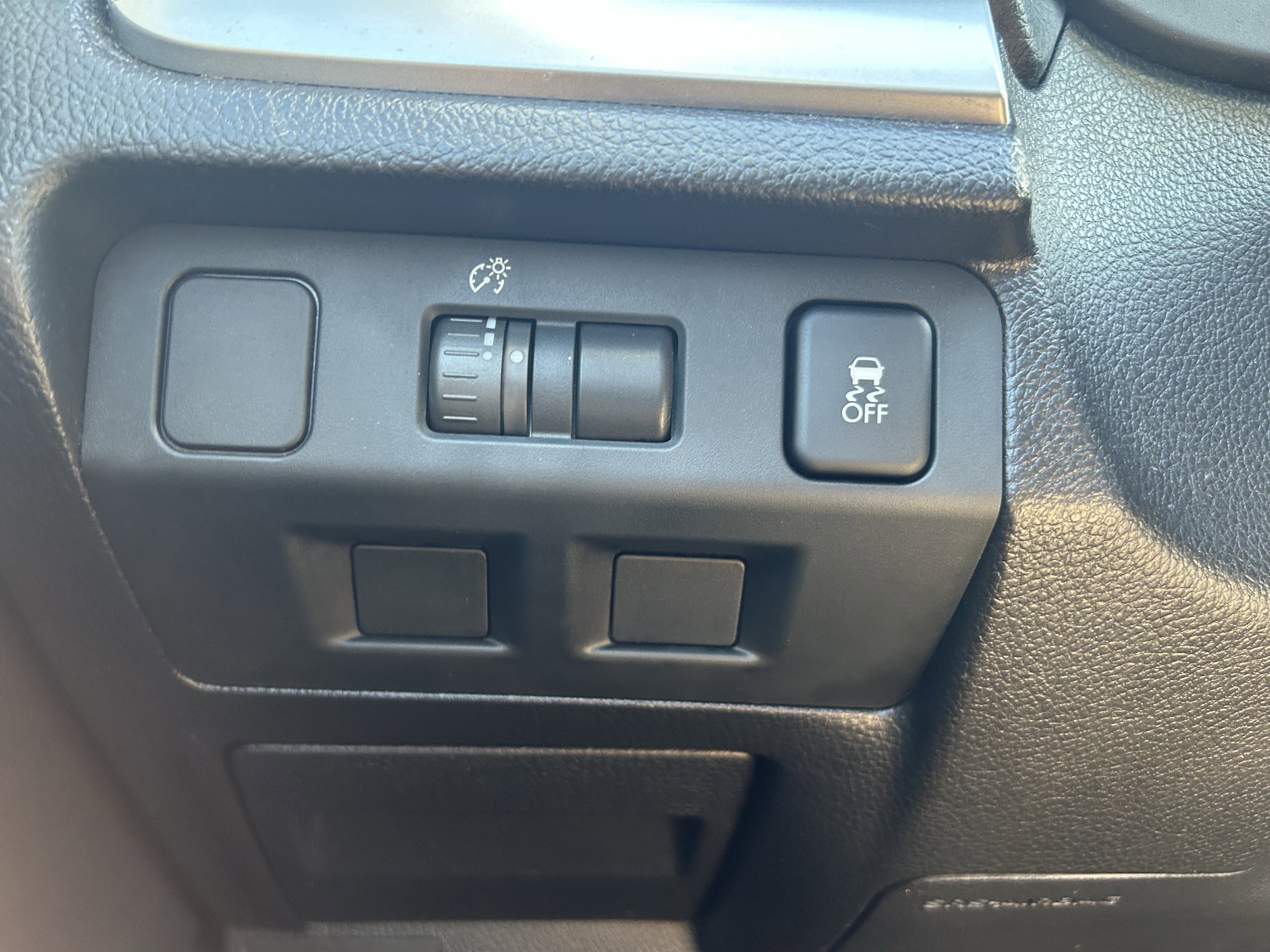 Used 2012 Subaru Impreza 2.0i Limited image 17