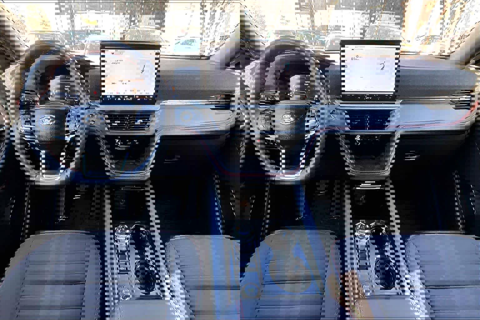 Used 2025 Ford Explorer ST-Line w/ ST-Line Street Pack image 15