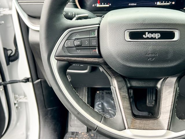 Used 2023 Jeep Grand Cherokee Limited w/ Luxury Tech Group II image 23