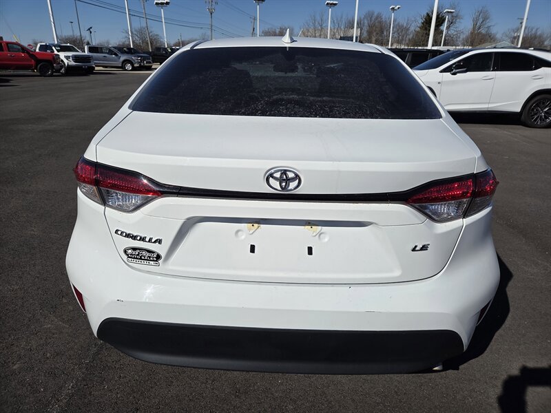 Used 2024 Toyota Corolla LE FWD image 4