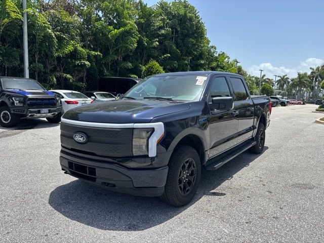 Used 2025 Ford F150 Lightning XLT AWD/4WD image 5