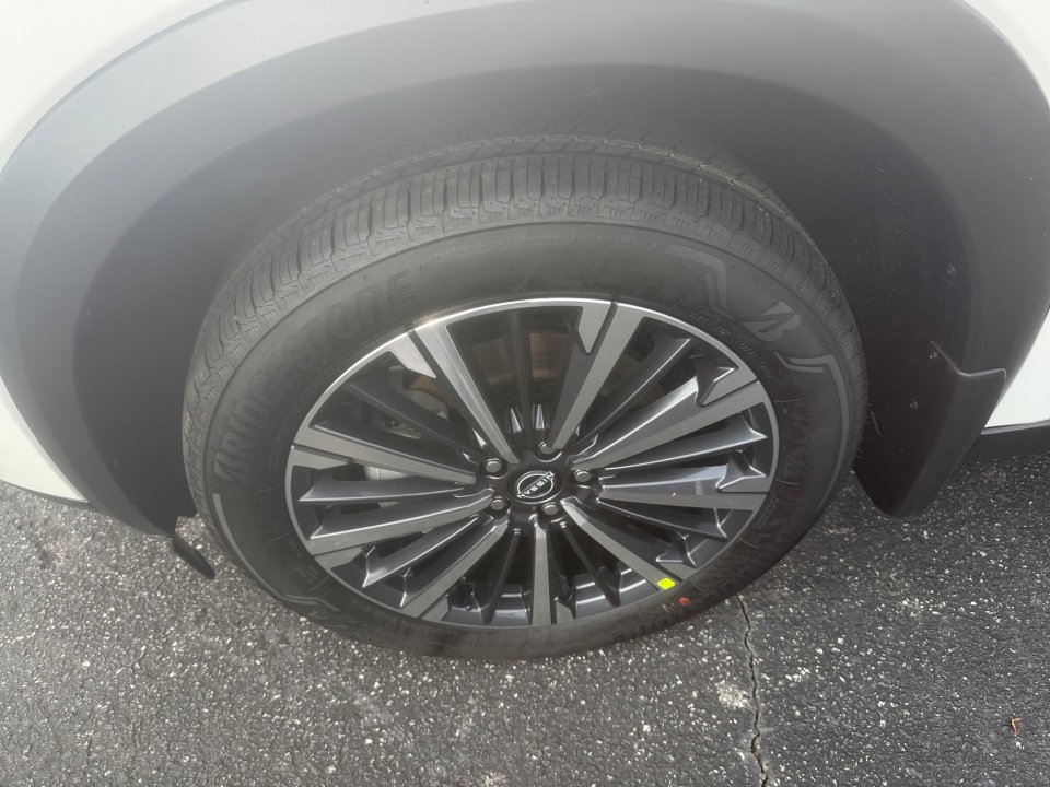 New 2026 Nissan Pathfinder Platinum image 27