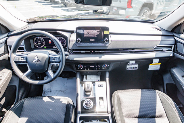 New 2025 Mitsubishi Outlander ES image 22