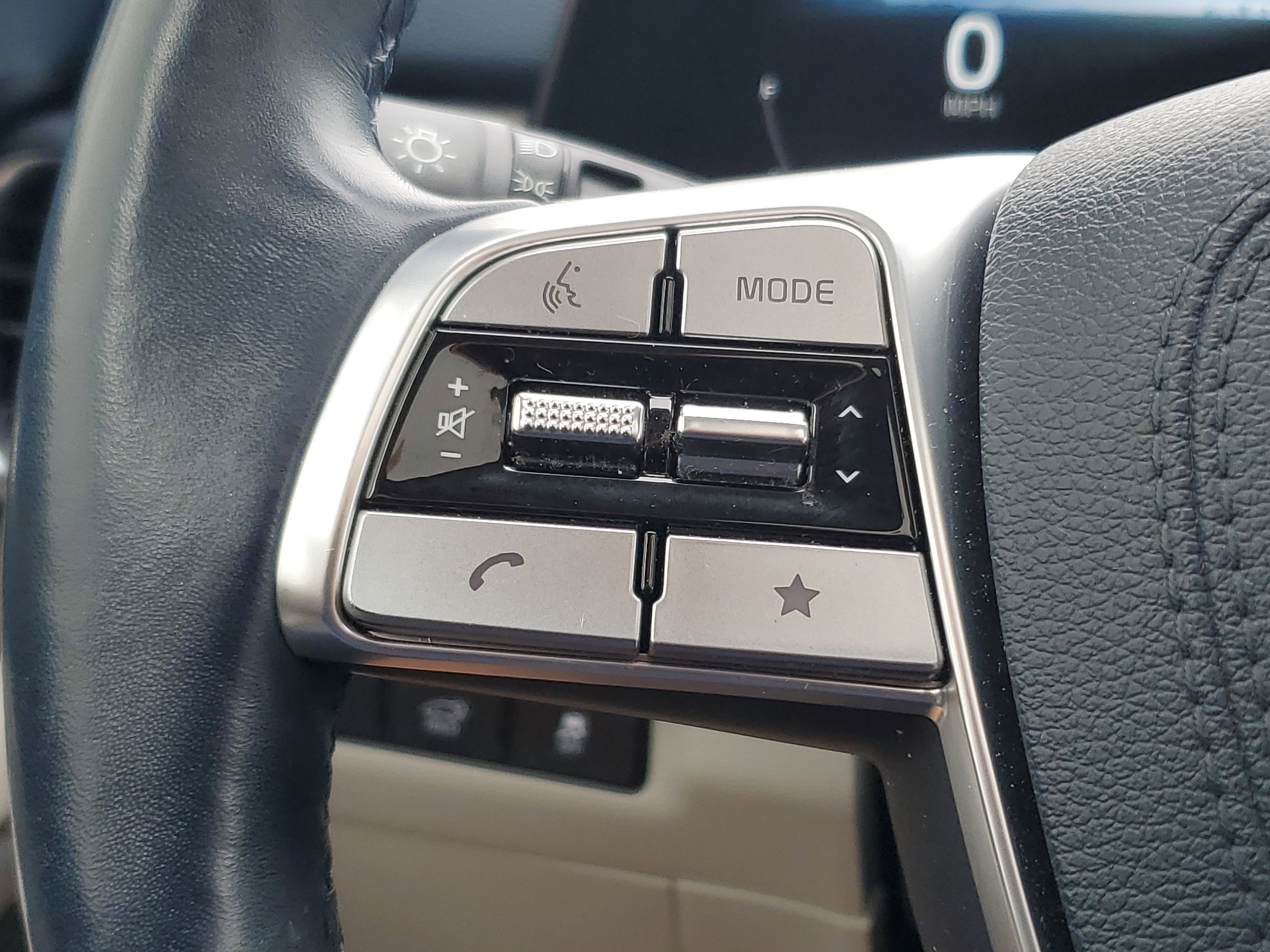 Used 2024 Kia Telluride SX Prestige w/ Towing Package image 26