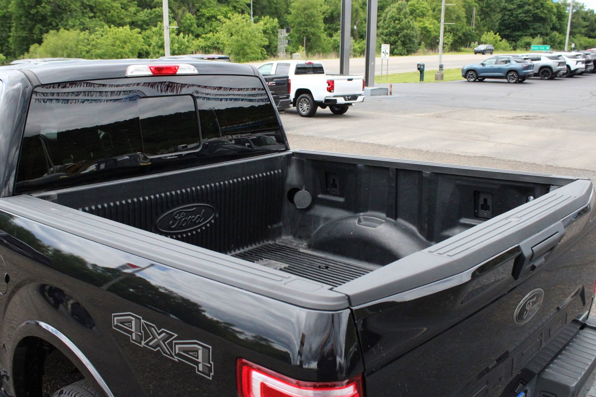 Used 2020 Ford F150 XLT w/ Equipment Group 302A Luxury AWD/4WD image 10