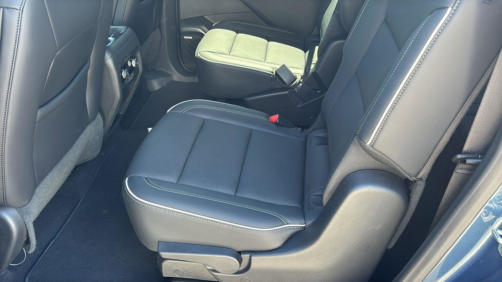 Certified 2025 Buick Enclave Preferred FWD image 15