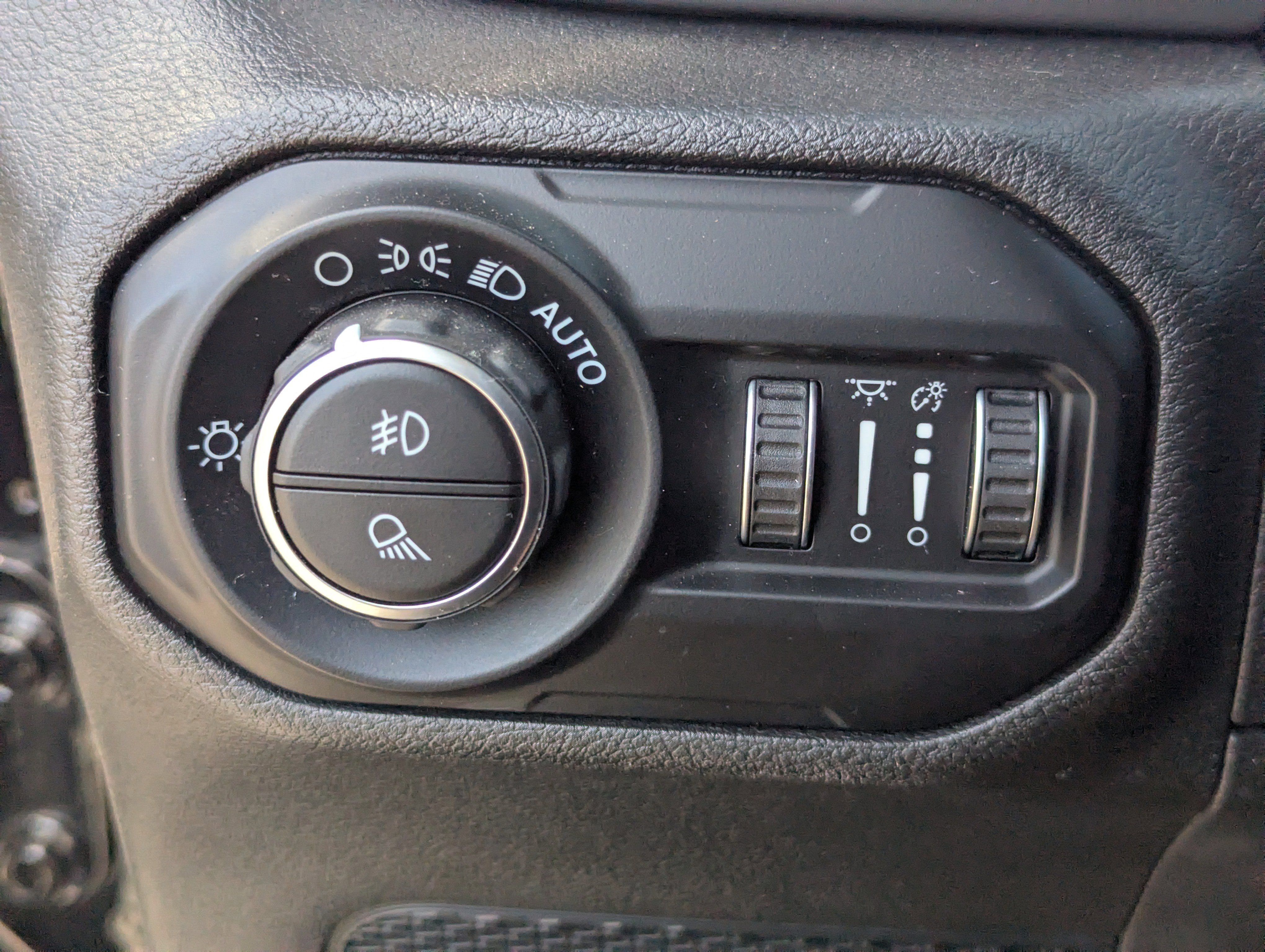 Used 2020 Jeep Gladiator Sport w/ Quick Order Package 24S image 30